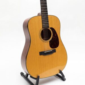MARTIN HD-28